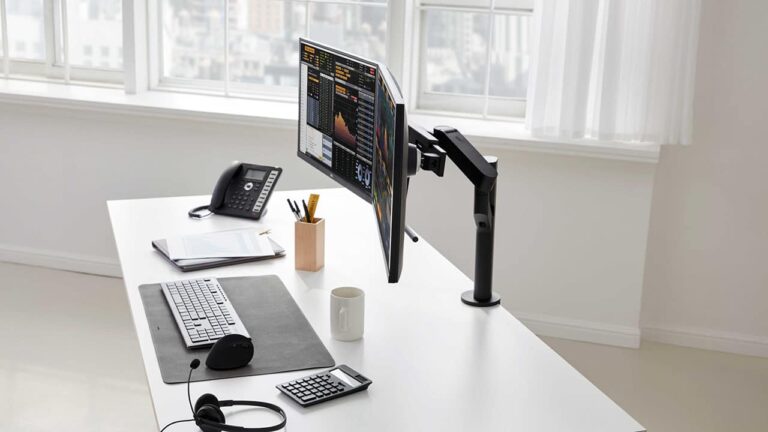 LG launches Second Gen LG Ergo Monitors for Optimal Comfort