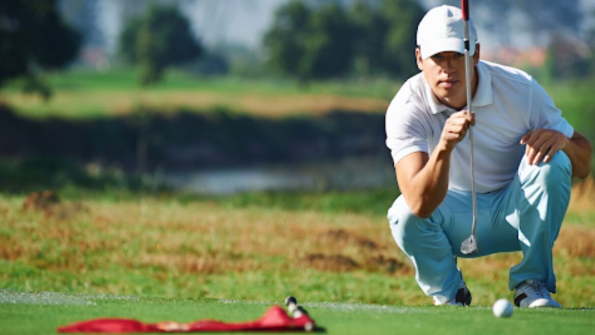 How Do Professional Golf Players Read Greens